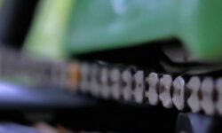 How to Oil a Mini Chainsaw Chain: Step-by-Step Guide and Maintenance Tips